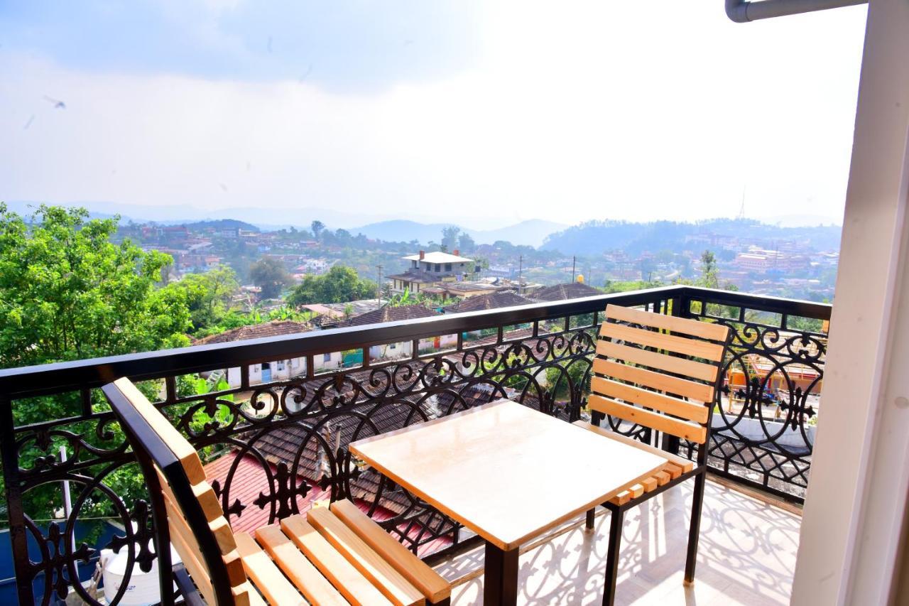 Hotel Coorg Palace 마디케리 외부 사진